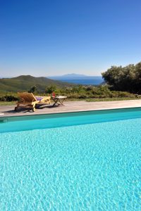 La piscine avec vue mer Cap Corse